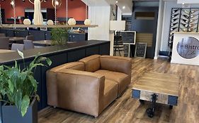 Hotel The Originals Romans-sur-Isère Le Clos des Tanneurs